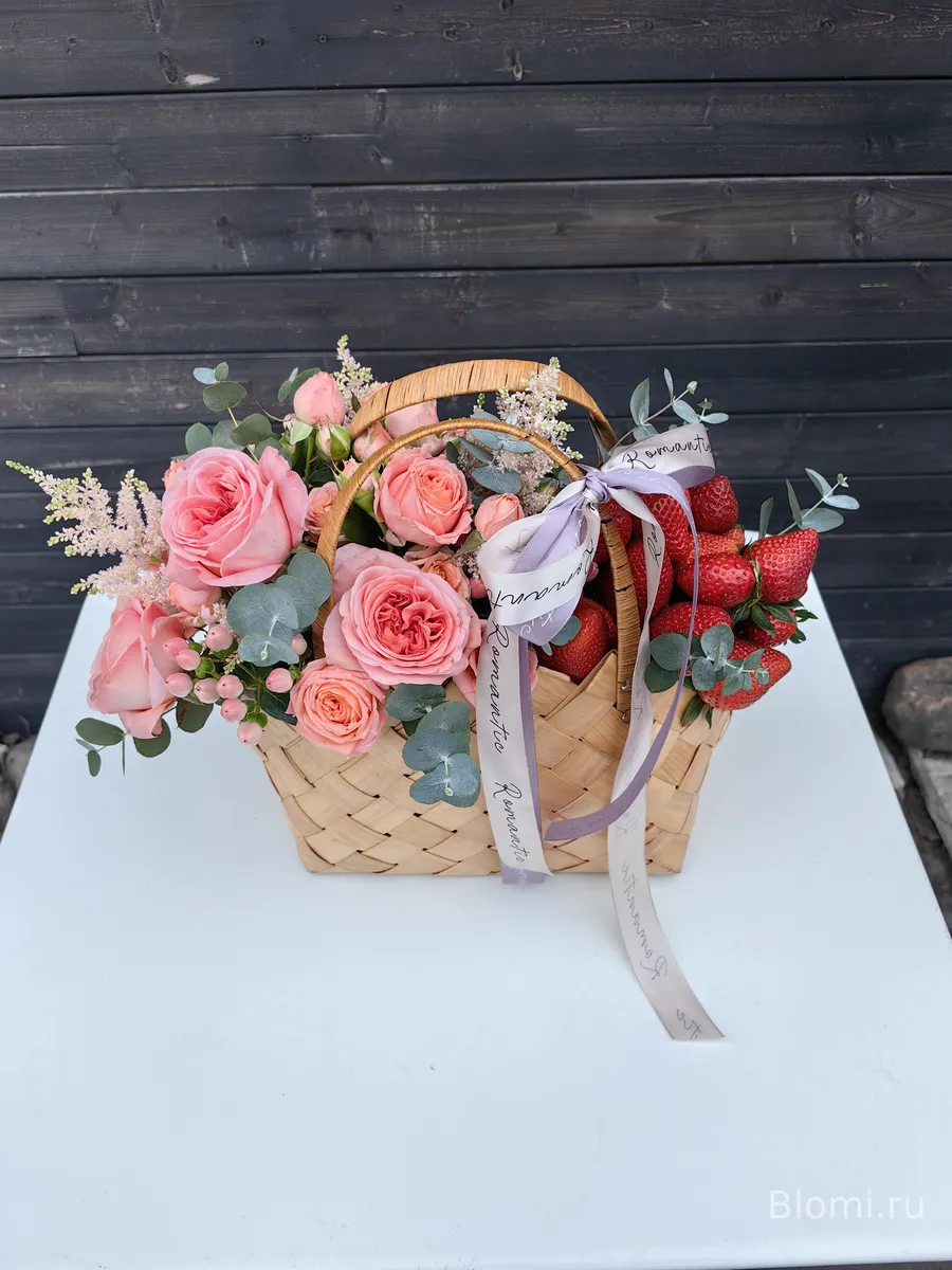 Корзинка с клубникой