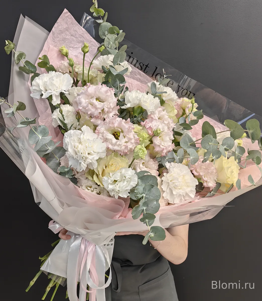 Букет с эустомой